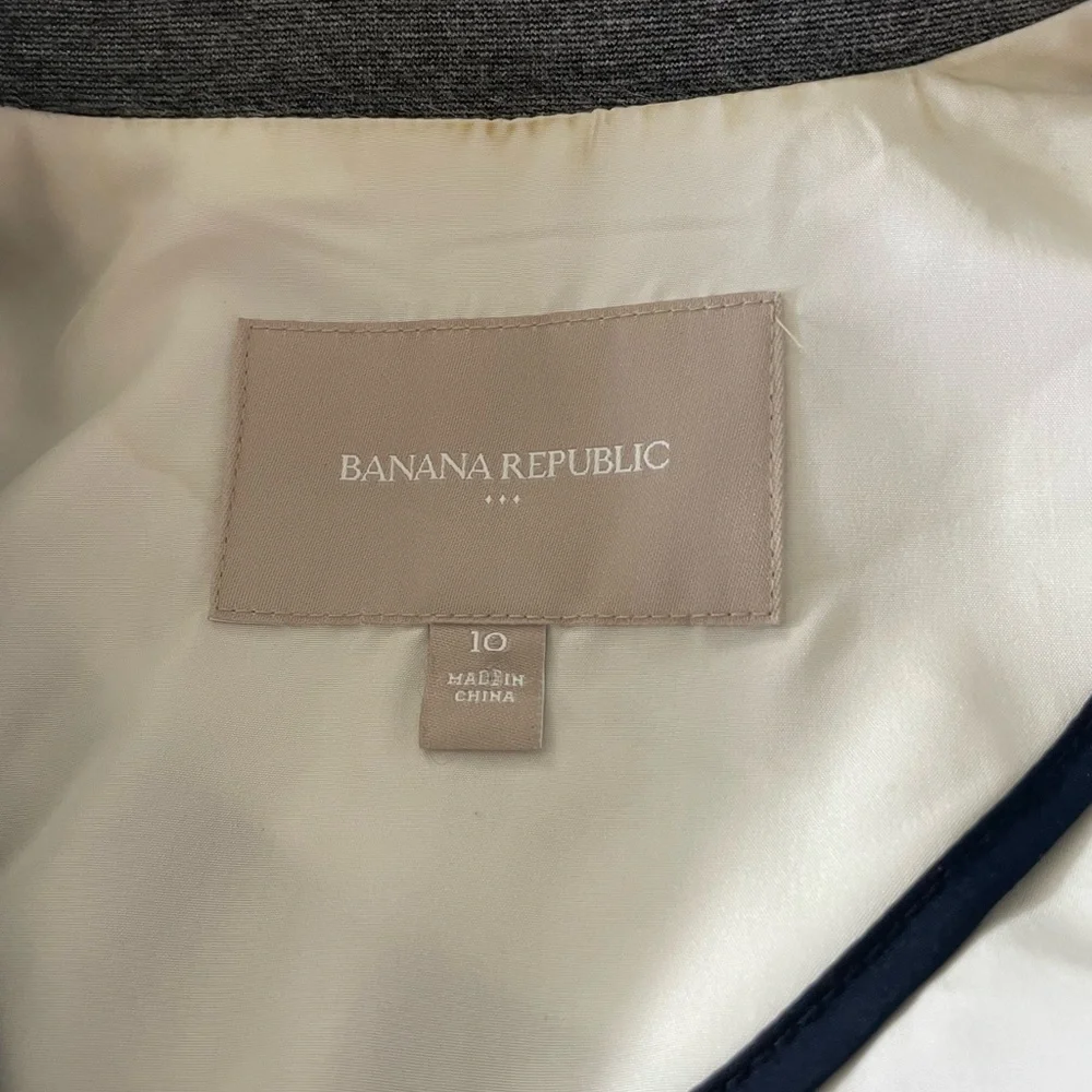 Banana‎ Republic Charcoal Blazer with Ivory Border Accents, Size 10